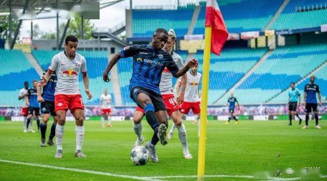  科隆主场十人应战，顽强逼平拜仁慕尼黑  